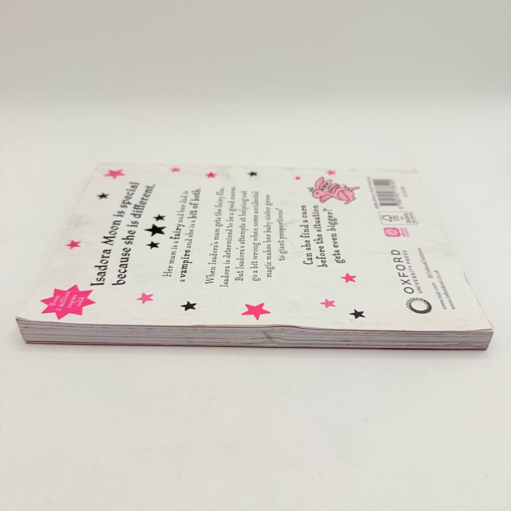 Isadora moon helps out by harriet muncaster - print books what’s new printed media