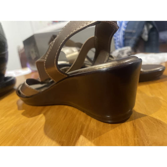 Italian shoemakers size 5 wedge elasticated sandals - sandals clothing & fashion - sandals - shoes women’s shoes
