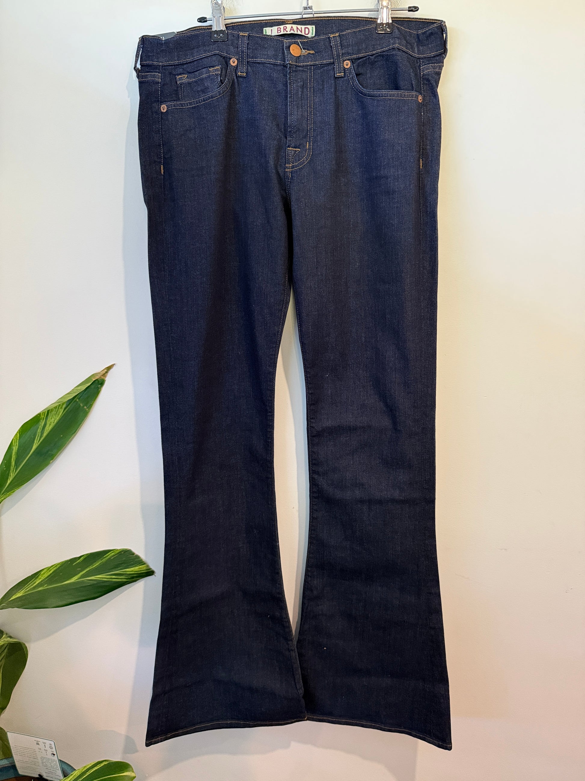 J Brand Martini Skinny Flare jeans size 31 front view