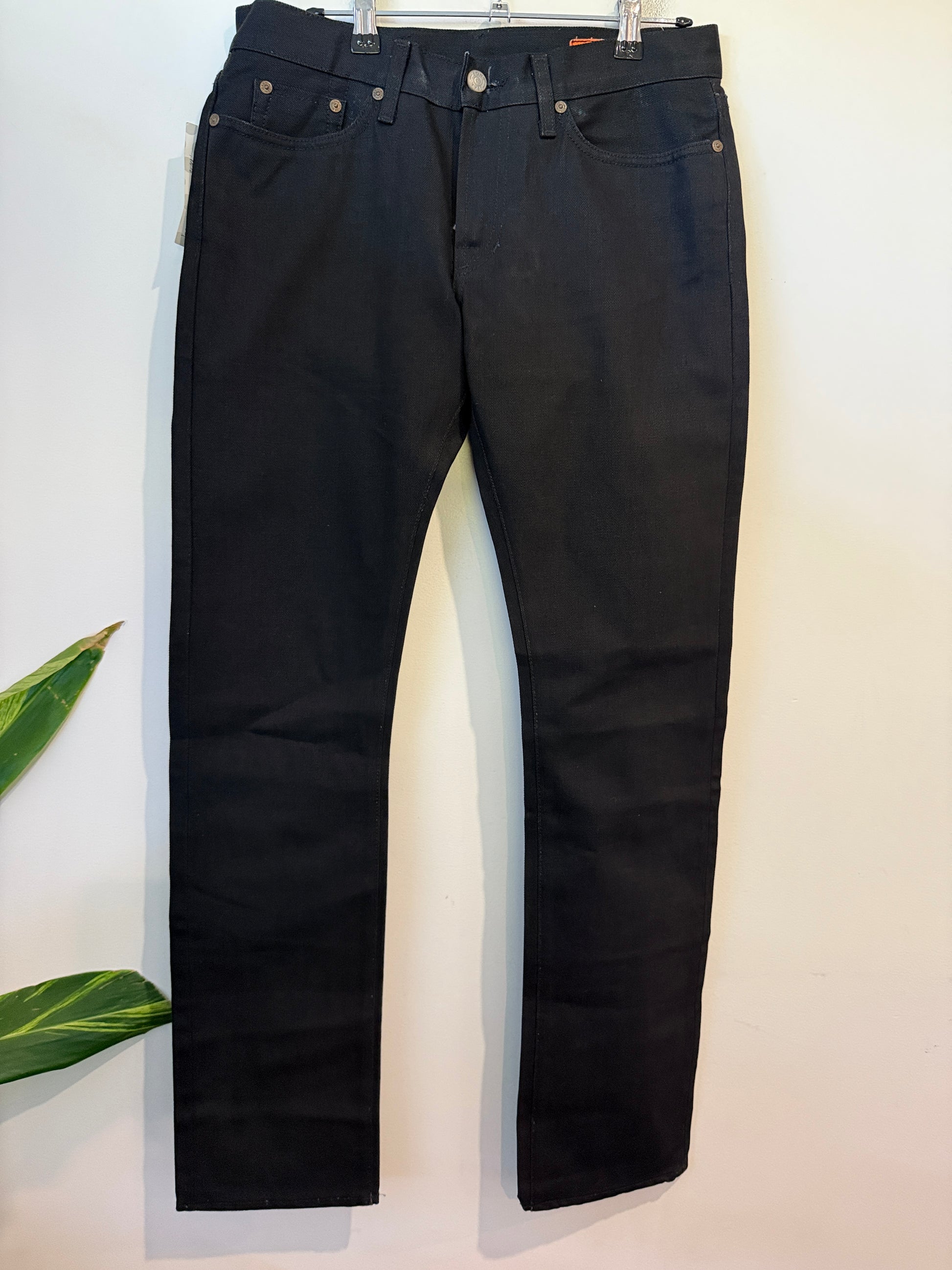 Jean Shop black jeans size 28 front view