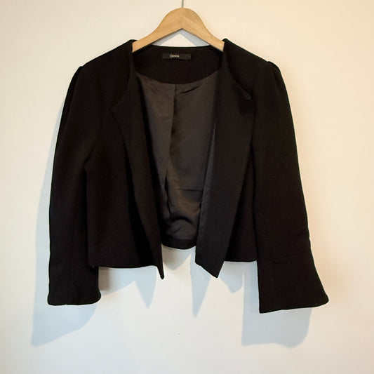 Jendi black cropped blazer - size 12 - coats & jackets condition: used - top women’s apparel