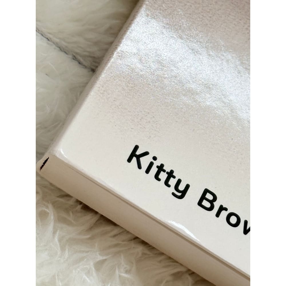 Kararehe animals by kitty brown and kirsten parkinson - print books printed media