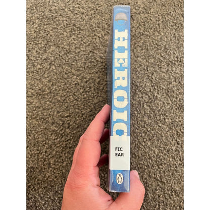 Heroic by phil earle - books condition: used printed media