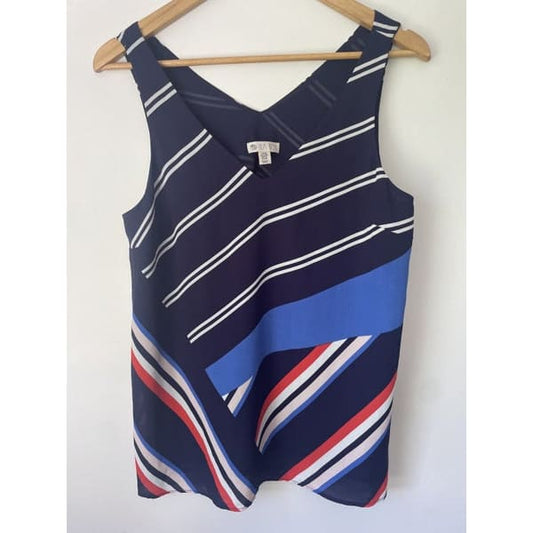 Lila rose size m sleeveless top - clothing tops condition: used - sleeveless - top women’s apparel