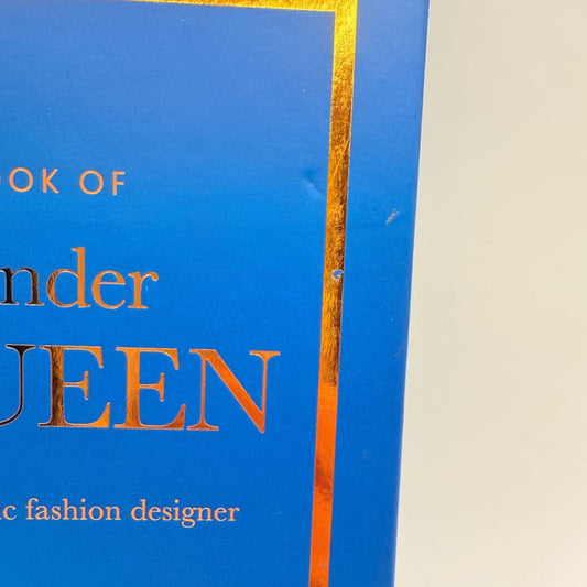 Little book of alexander mcqueen the story of the iconic fashion designer by karen homer - print books what’s new