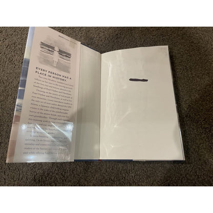 On the horizon: world war ii reflections - lois lowry - print books book - condition: used - history - memoir printed