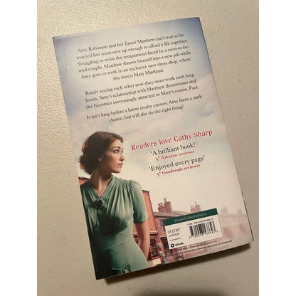 A daughter’s dream - cathy sharp - print books book - condition: used - fiction - fiction book - romance printed media