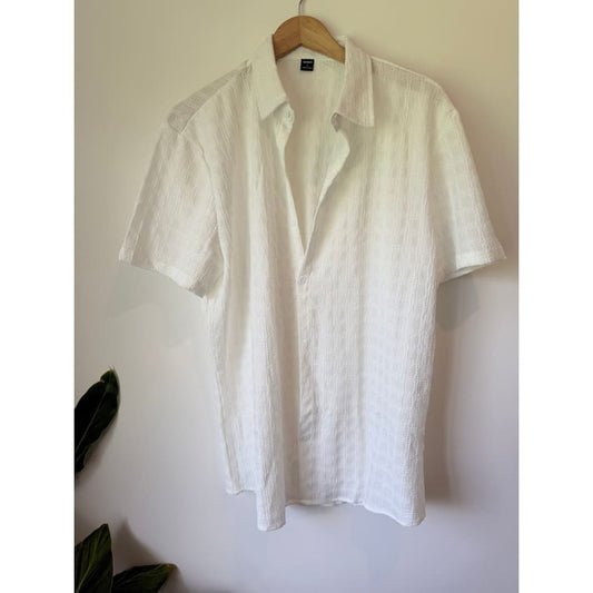 Manfinity size l white textured short sleeve shirt - shirts tops men’s apparel