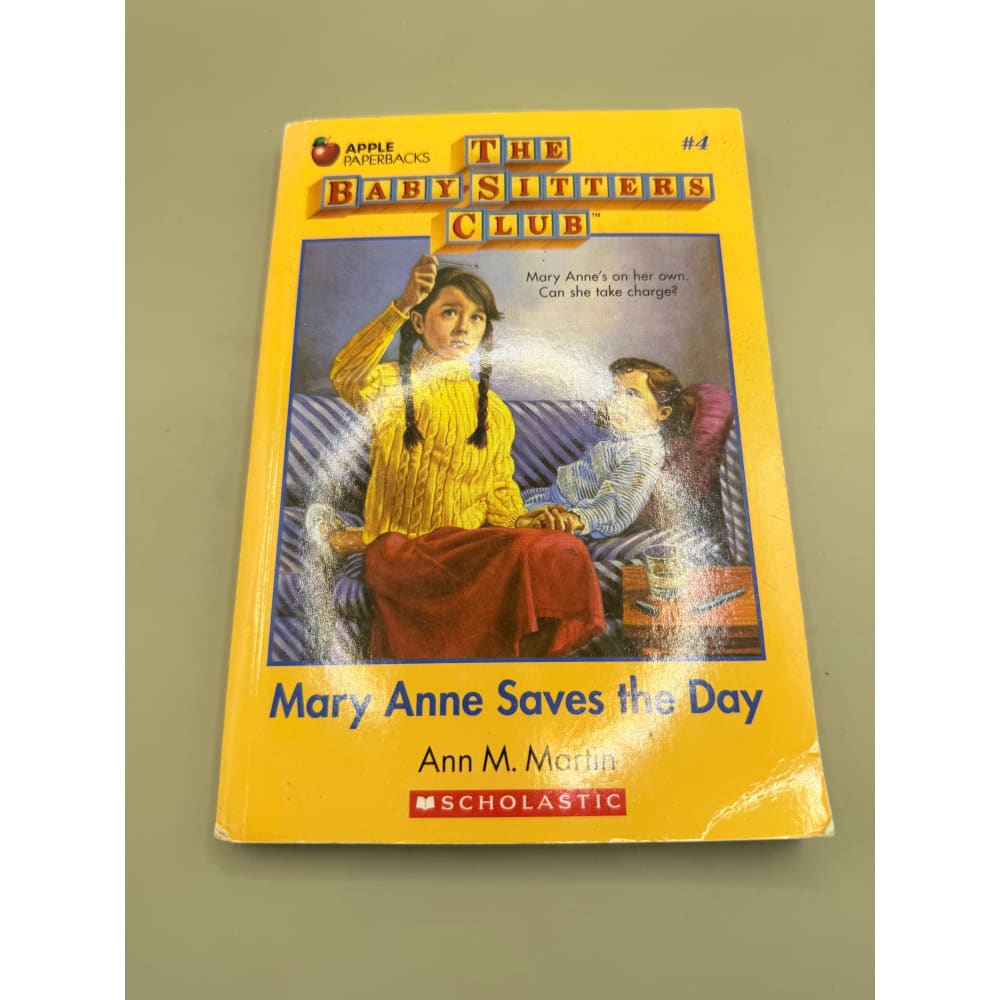 Mary anne saves the day (the baby-sitters club #4) by ann m. Martin - print books printed media