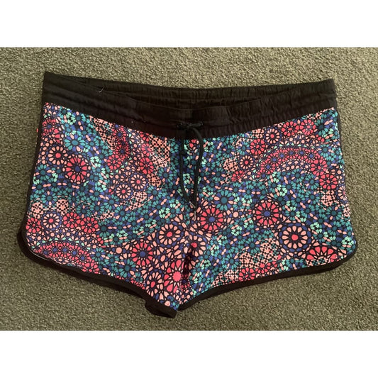 Now size 16 board shorts - boardshorts bottom - condition: used - shorts women’s apparel