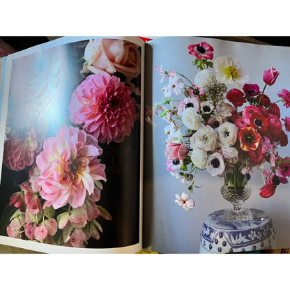 A sweet floral life: romantic arrangements for fresh and sugar flowers by natasja sadi - print books printed media