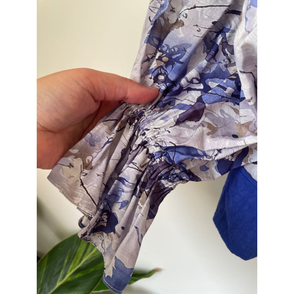 Et alia size xs/8 blue floral top - clothing tops blouse - clothing & fashion - designer clearance - top women’s apparel