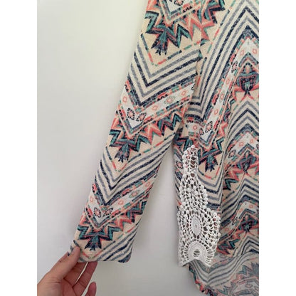 No boundaries size m coral accent top with lace detail - clothing tops blouse - condition: used - long sleeve - top