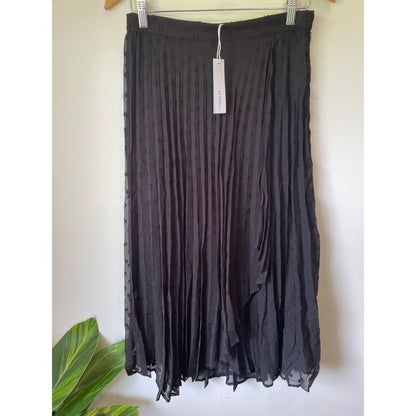 Et alia olivia skirt – brand new with variants available - black / xs - skirts bottom - clothing & fashion - designer