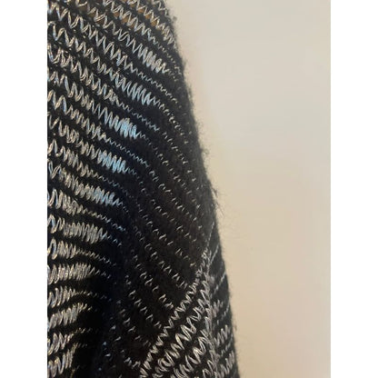 Oneoneseven size xs metallic hip-length knit top - sweaters condition: used - long sleeve - top women’s apparel