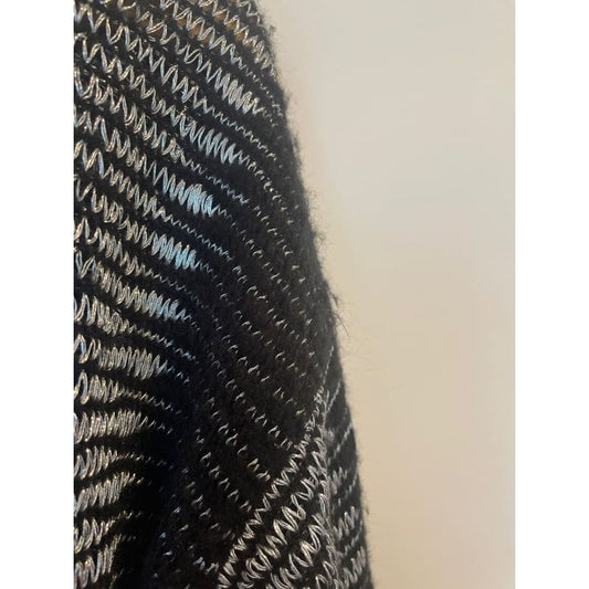 Oneoneseven size xs metallic hip-length knit top - sweaters condition: used - long sleeve - top women’s apparel