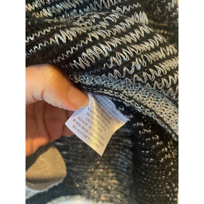 Oneoneseven size xs metallic hip-length knit top - sweaters condition: used - long sleeve - top women’s apparel