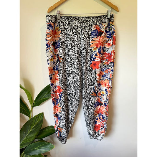 Suzannegrae size 16 women’s harem pants with floral & animal print - pants bottom - condition: used women’s apparel