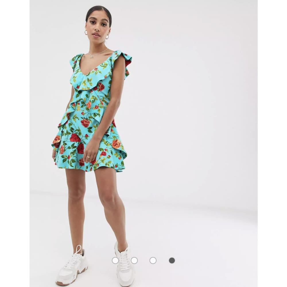 Bnwt size m signature 8 rose print ruffle mini dress - dresses clothing & fashion - dresses women’s apparel