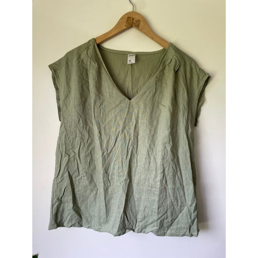 Anko size 14 sage green v-neck viscose / linen blend top - clothing tops condition: used - top women’s apparel