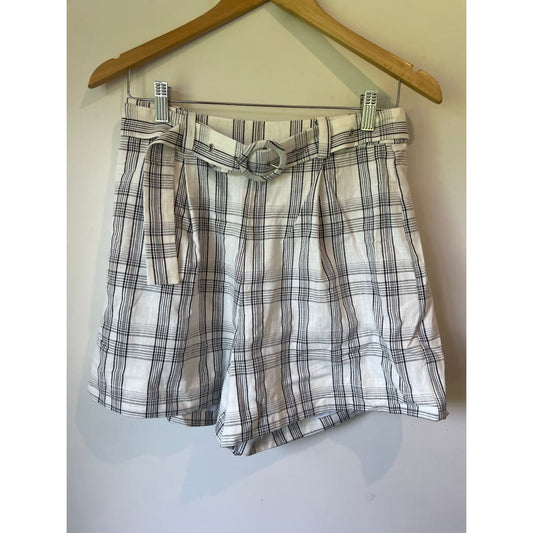 Et alia xs sara shorts in white plaid - shorts bottom - clothing & fashion - designer clearance - shorts women’s apparel