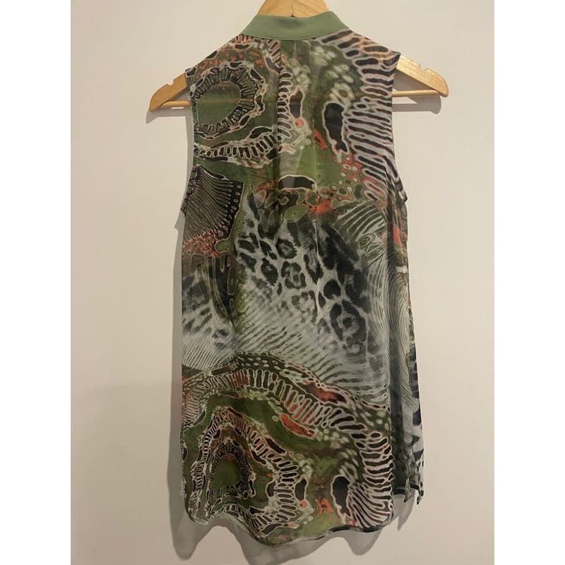 Beautiful sheer scope size 10 zip up top - clothing tops blouse - condition: used - top women’s apparel