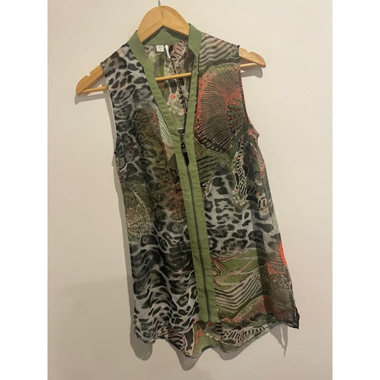 Beautiful sheer scope size 10 zip up top - clothing tops blouse - condition: used - top women’s apparel