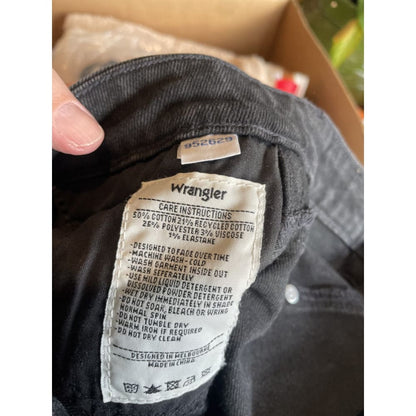 Brand new wrangler hi bells size 6 shorts - shorts clothing & fashion - men - shorts men’s apparel