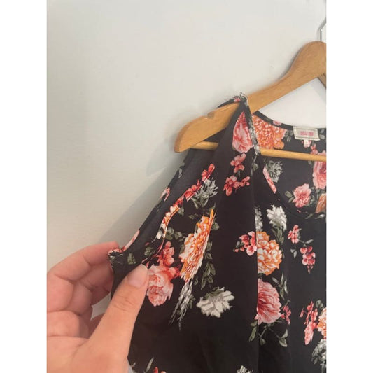 Stella tweed size s floral top - clothing tops blouse - condition: used - short sleeve - top women’s apparel