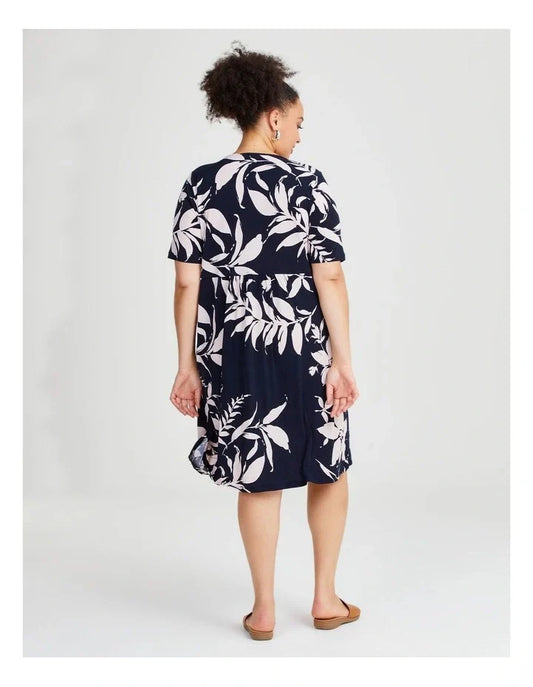 Taking shape everyday floral luna empire dress size 16 - black ecru floral print rrp $149.99 - dresses top women’s
