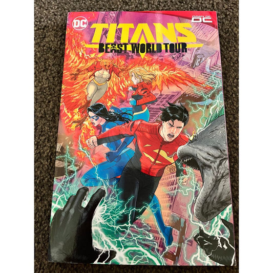 Titans: beast world tour - books printed media
