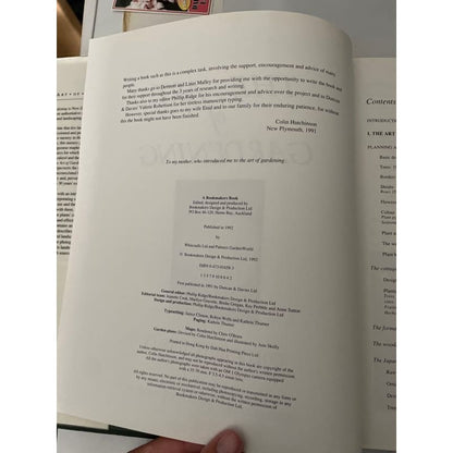 The art of gardening - colin hutchinson - print books book - condition: used - gardening printed media