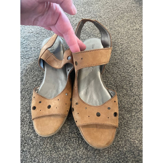 The flexx size 6 tan suede sandals with perforated design - size eu 37 / us 6 - 37 - sandals clothing & fashion
