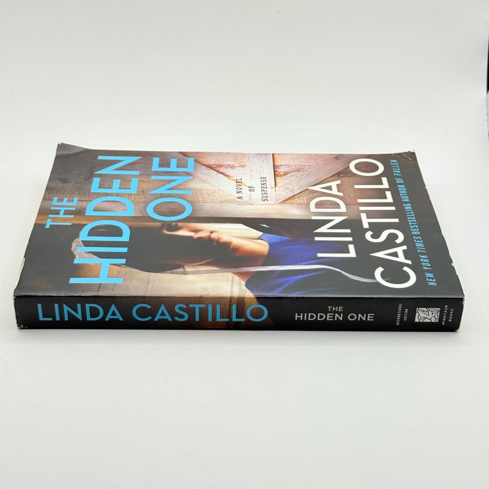 The hidden one by linda castillo - print books condition: used - what’s new printed media
