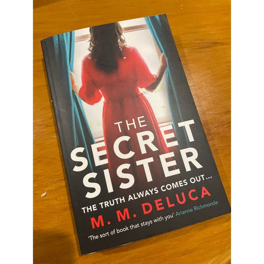 The secret sister - m. M. Deluca - print books book - condition: used - fiction printed media