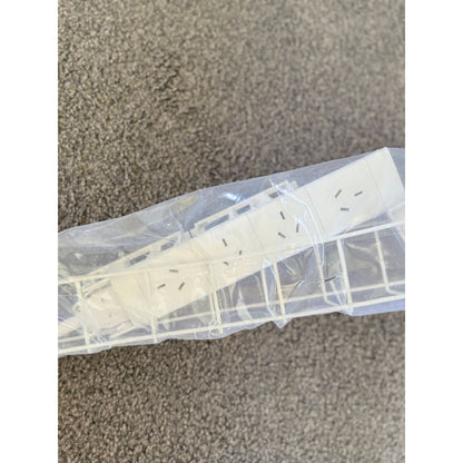 Wire grid under desk tray 950mm – single tier with 2x brackets & outlets | white – brand new - cable management