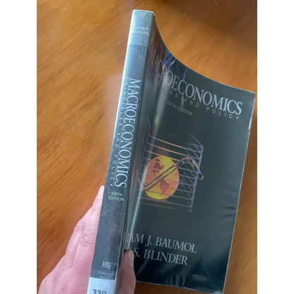 Macroeconomics - principles and policy: 5th edition - print books book - condition: used - economics printed media