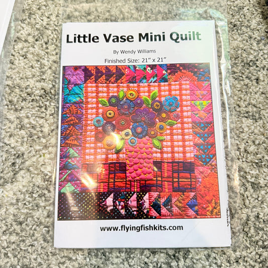 Wendy williams “little vase” mini quilt pattern book – 21″ × 21″ wool appliqué project | brand new - needlecraft