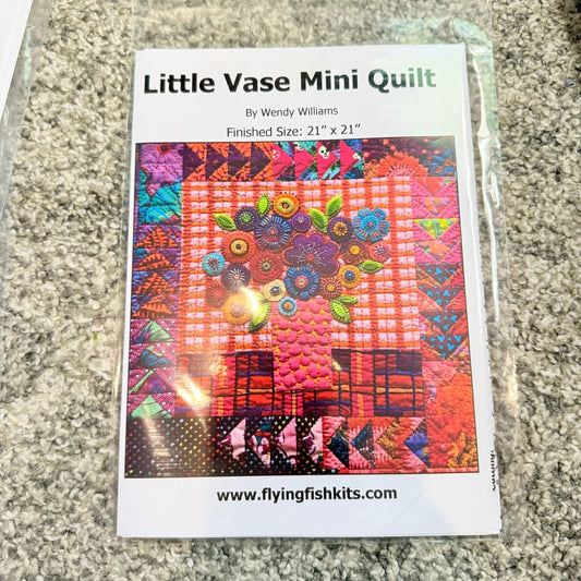Wendy williams “little vase” mini quilt pattern book – 21″ × 21″ wool appliqué project | brand new - needlecraft