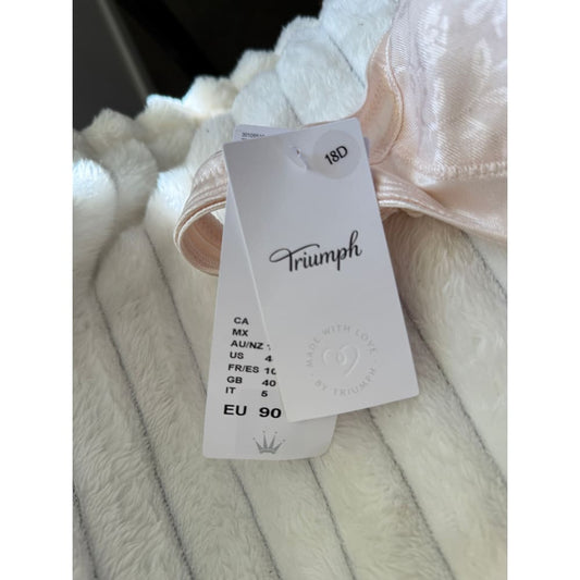 Triumph size 18d endless comfort wire free bra rrp $69 - bras special categories women’s apparel