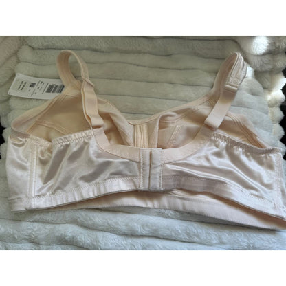 Triumph size 18d endless comfort wire free bra rrp $69 - bras special categories women’s apparel