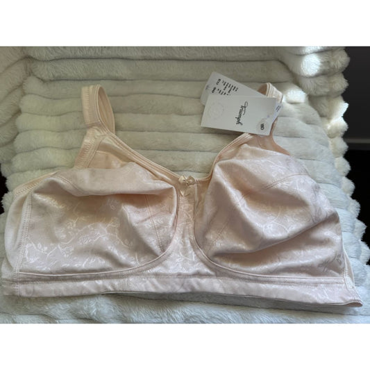 Triumph size 18d endless comfort wire free bra rrp $69 - bras special categories women’s apparel