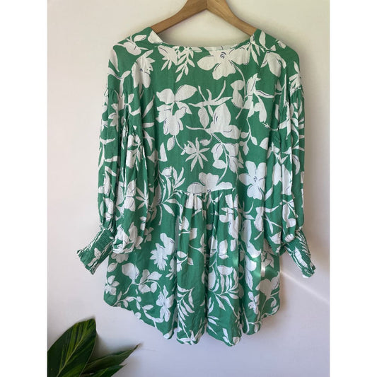 *Brand New Cut Label Branded Clothing Clearance* BRAND UNKNOWN Size 10 Floral Rayon Top