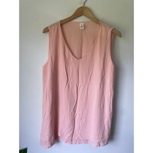 Elm size 14 v-neck viscose top - tank tops condition: used - top women’s apparel