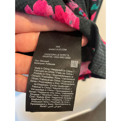 Yas size m floral print smocked blouse – feminine & flattering design sample - blouses women’s apparel