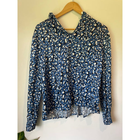 Zafina size 10 blossom top in blue animal - clothing tops blouse - clothing & fashion - designer clearance - top